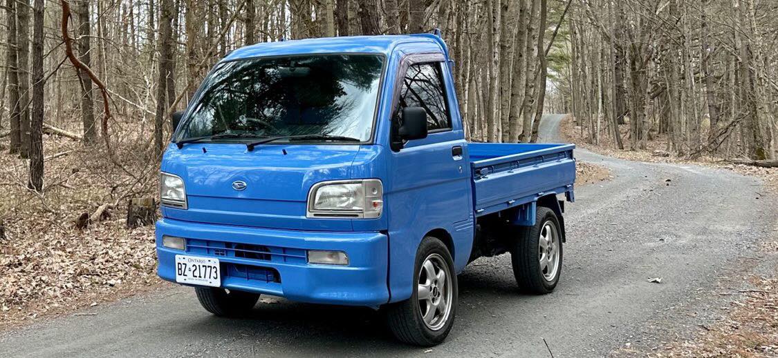 Blue Daihatsu Hijet