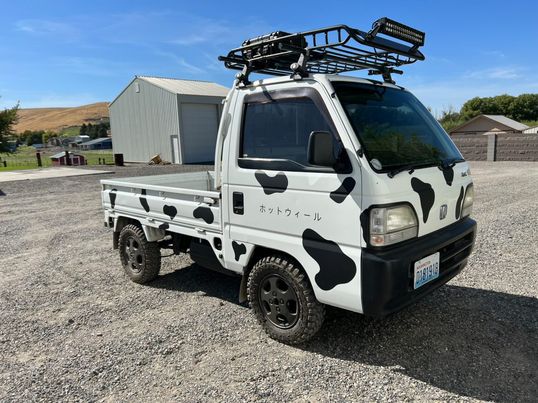 Johnny Archibald kei truck with roof racks